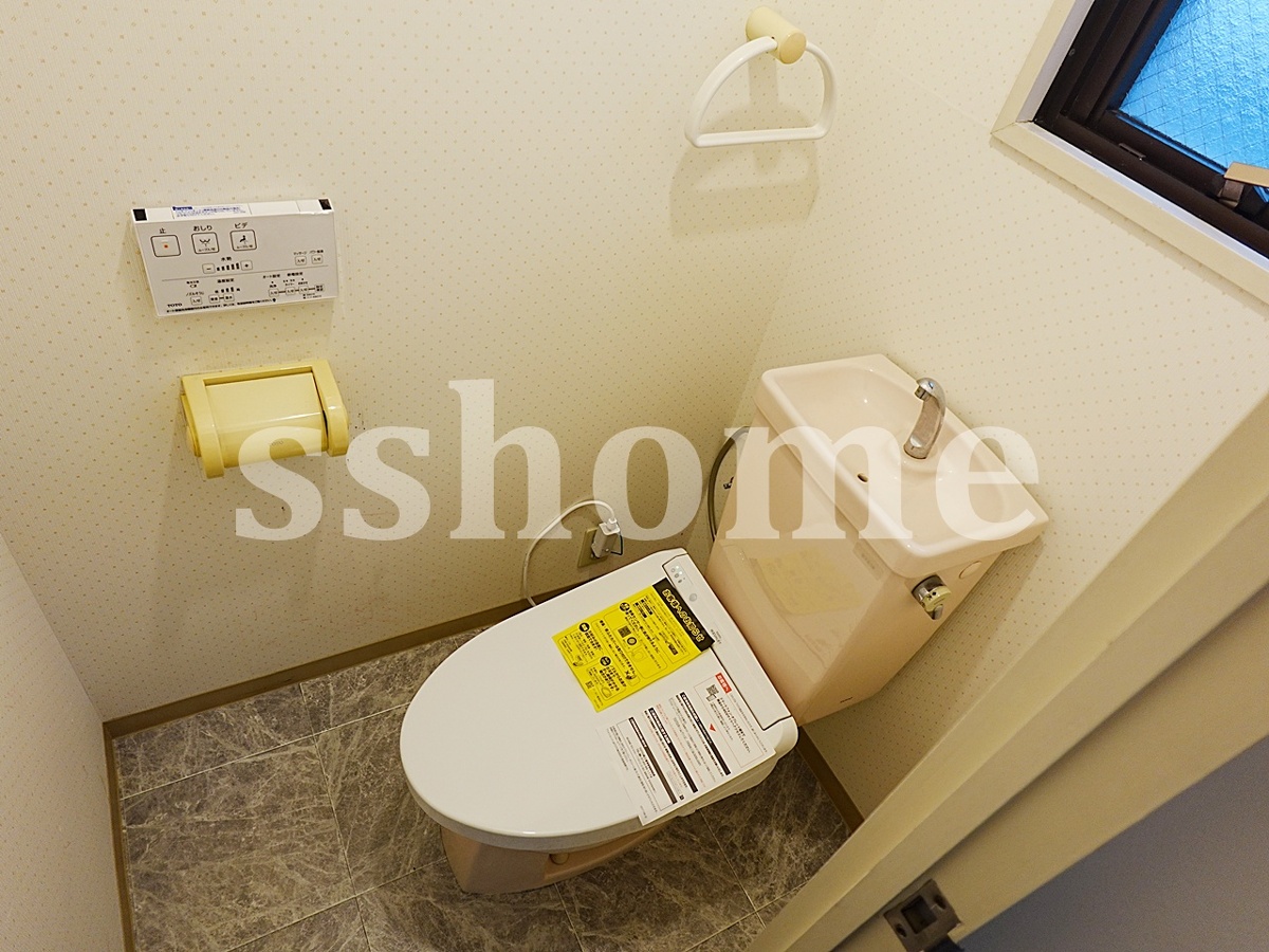 トイレ 窓があります 写真9