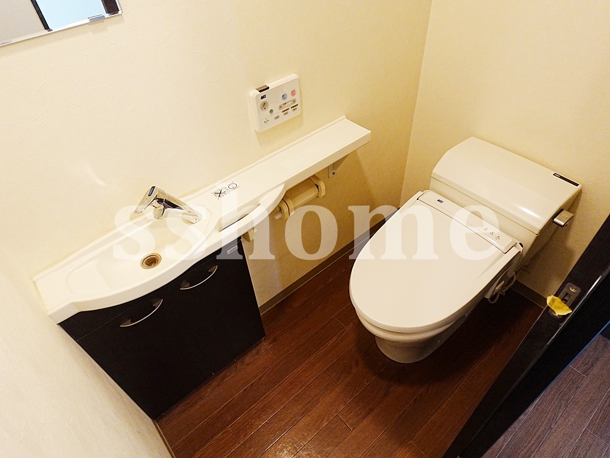 トイレ 温水洗浄便座 写真8