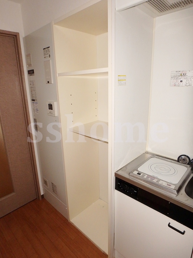 収納 キッチン横にも棚 写真14