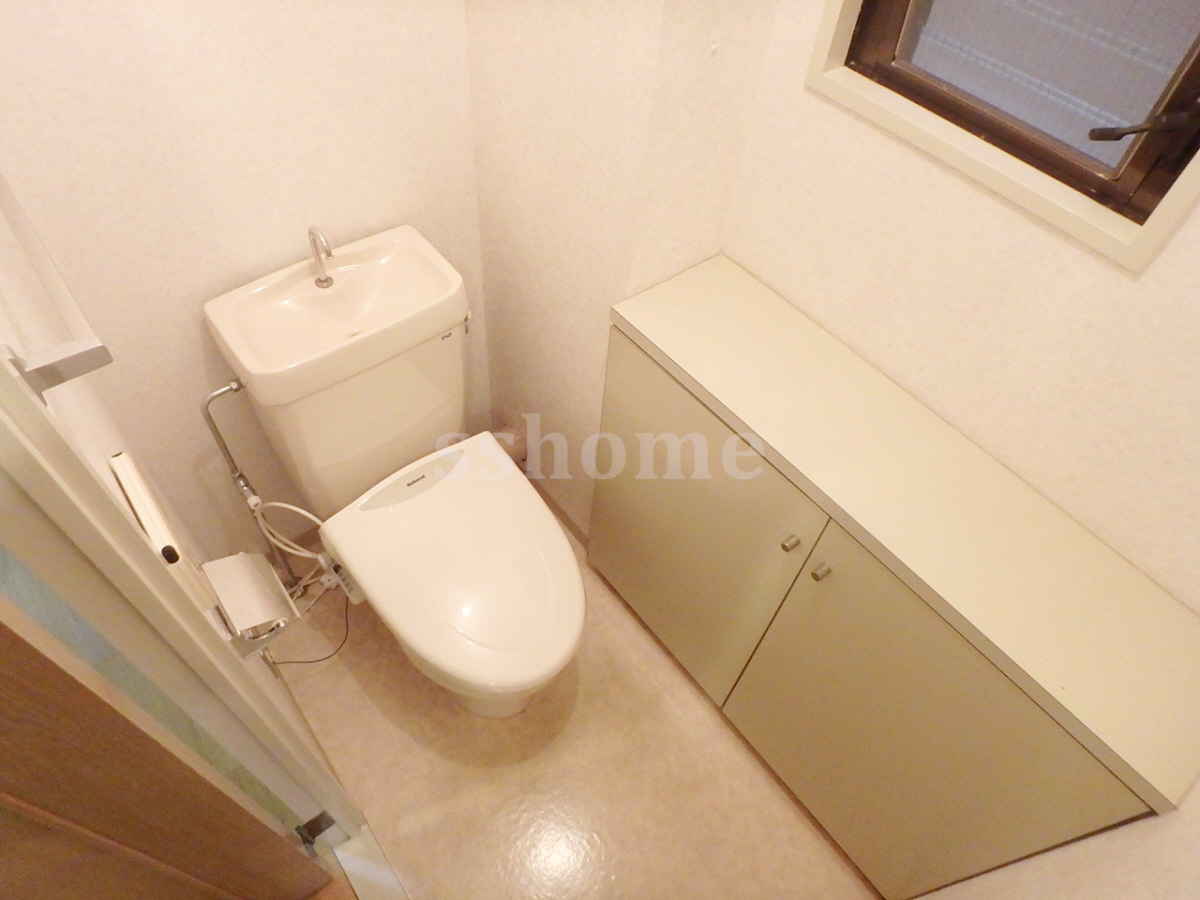 トイレ トイレにも小窓☆ 写真11