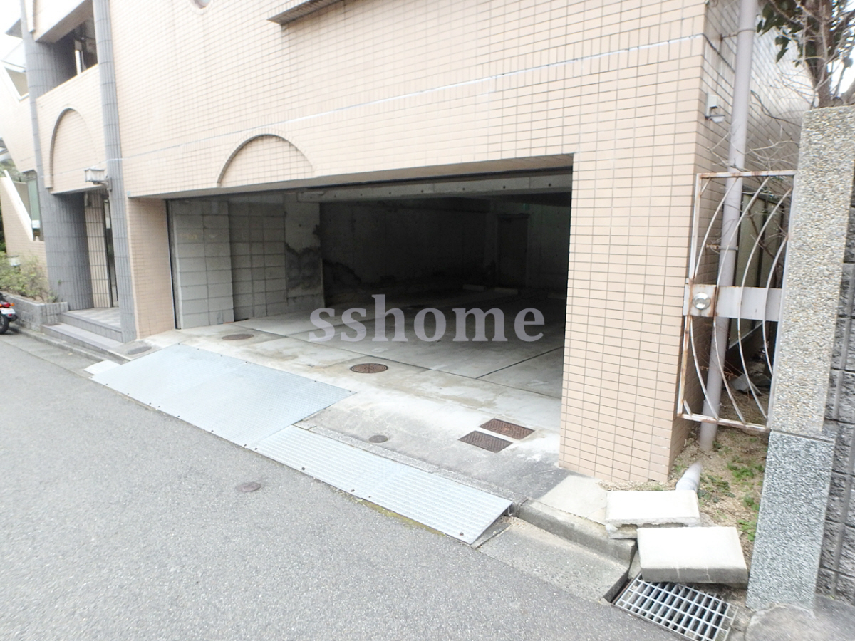 エントランス 敷地内駐車場 写真28