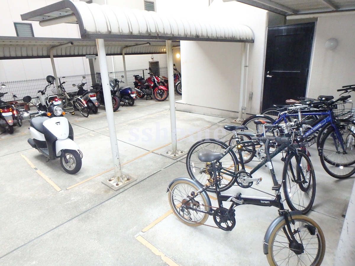 敷地内/建物 バイクも置ける駐輪場です☆ 写真30