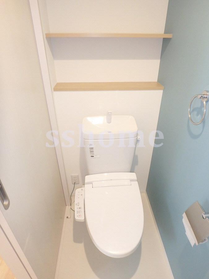 トイレ 収納棚のあるトイレは嬉しいですね(^^♪ 写真8
