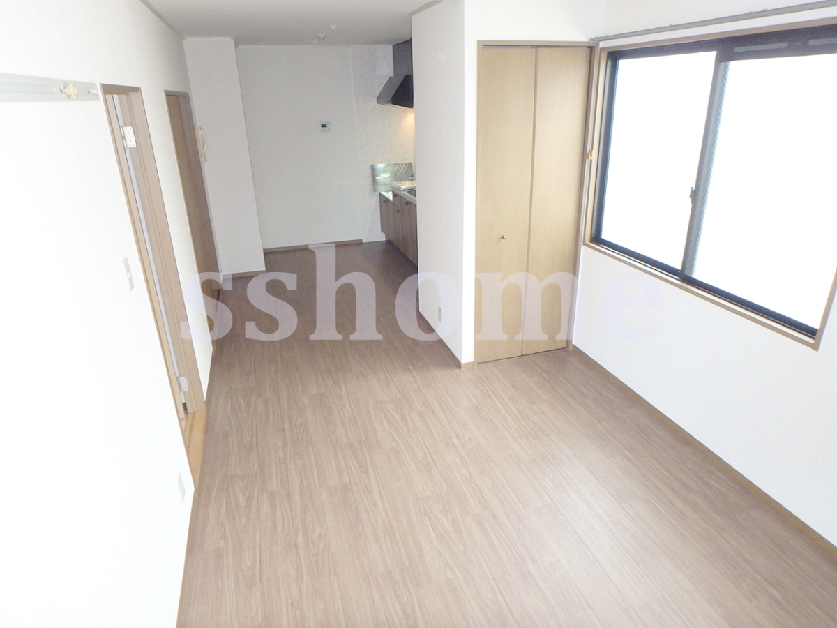 リビング 明るいお部屋です♪ 写真2