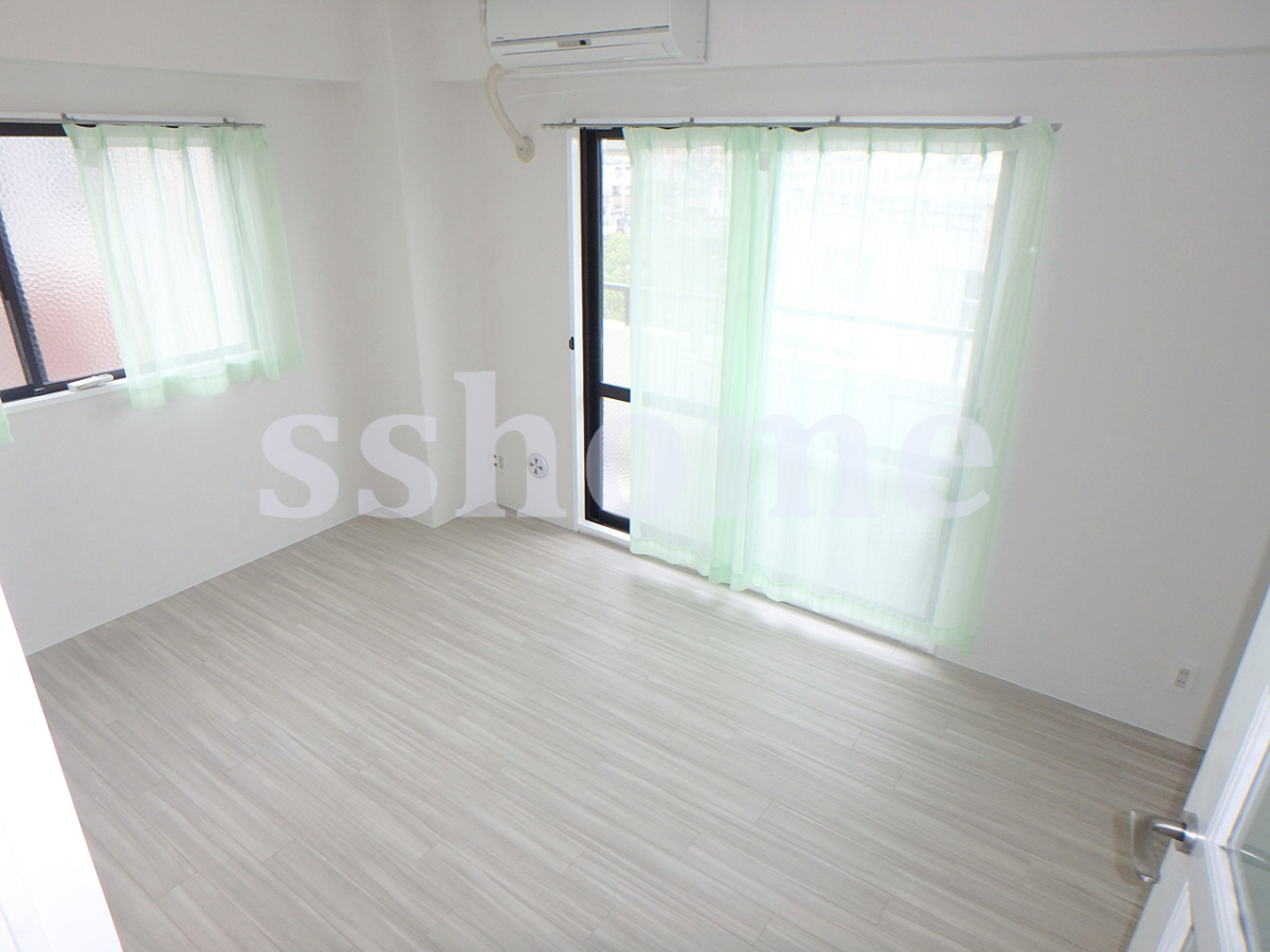 リビング 日当たり良好なお部屋です♪ 写真2
