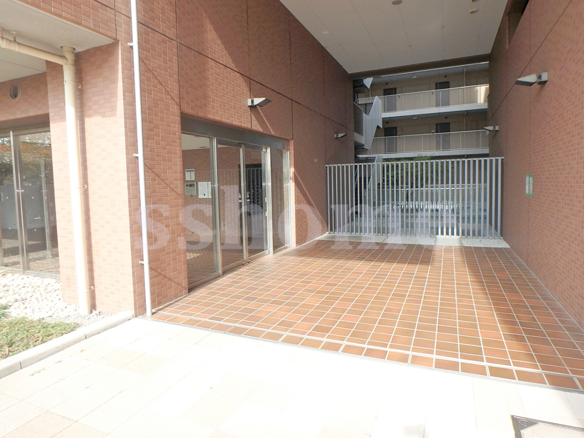 エントランス 建物エントランスはオートロックです☆ 写真28
