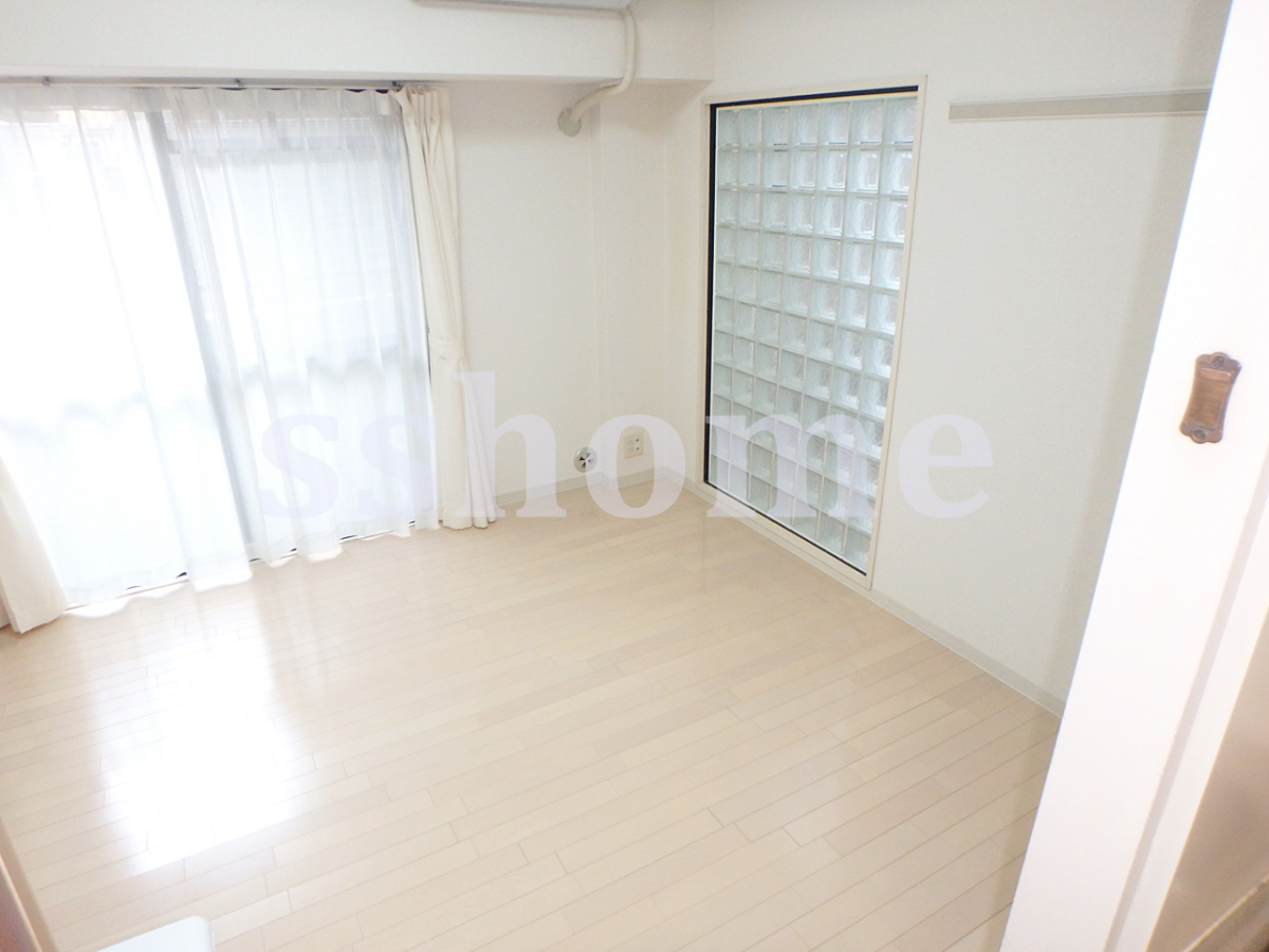 寝室 2面採光の明るいお部屋 写真5