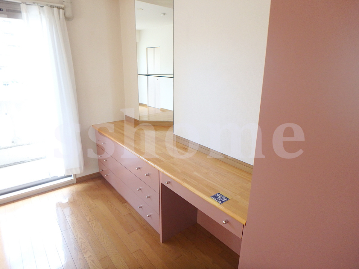 子供部屋 備え付けのチェストです 写真6