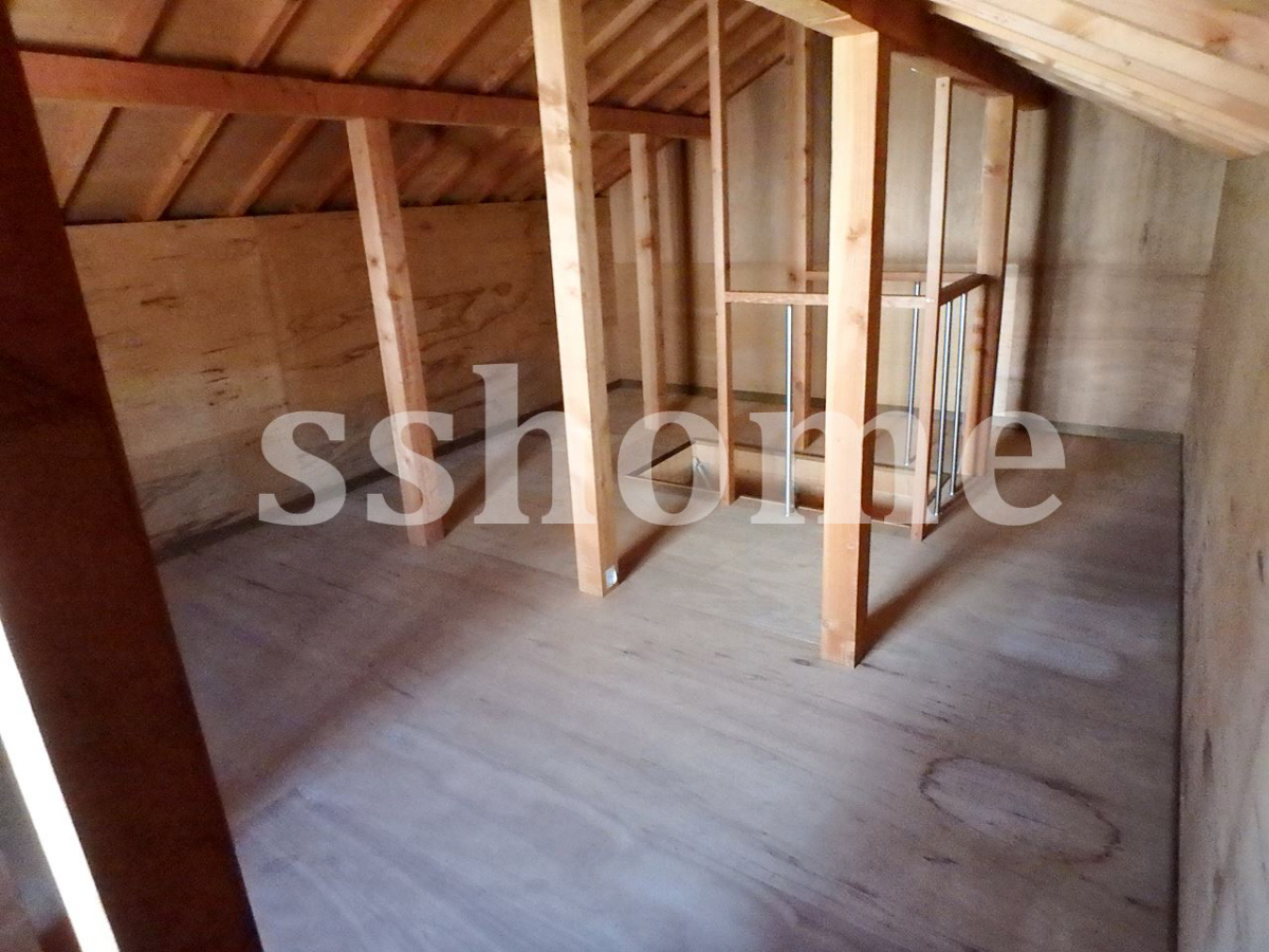 収納 屋根裏部屋☆荷物置けます 写真5