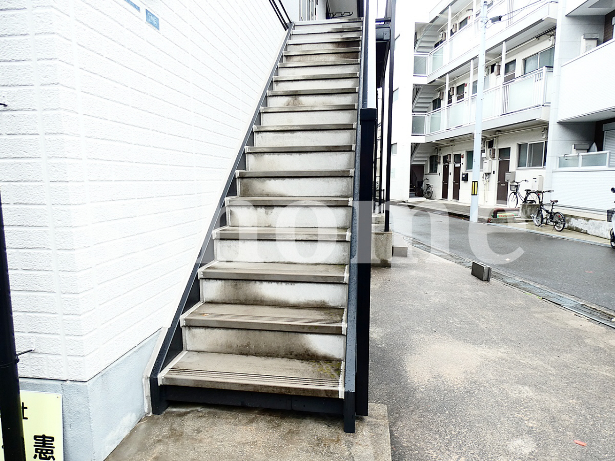 エントランス 2階への階段 写真18