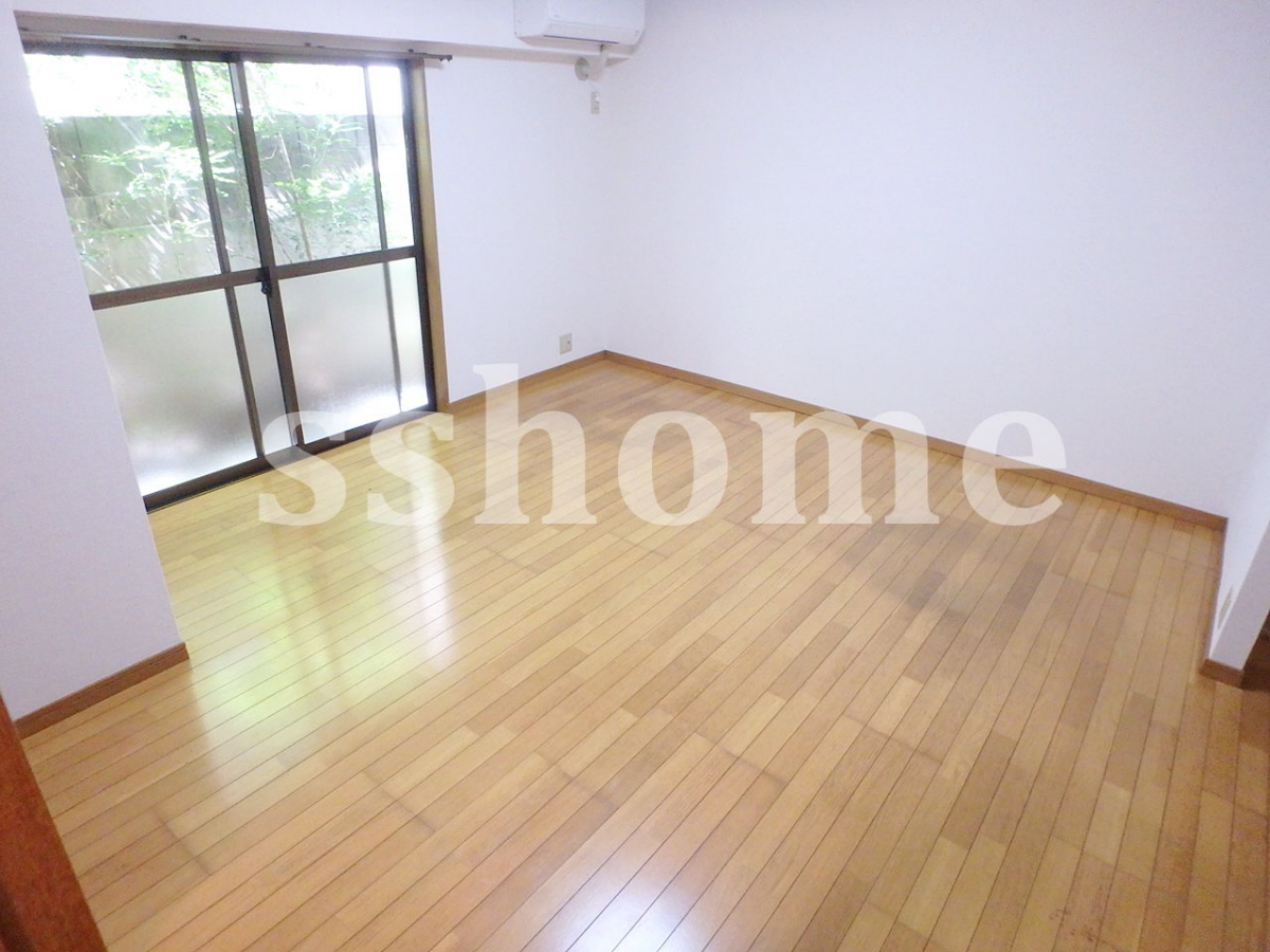 リビング 広々としたお部屋です♪ 写真2