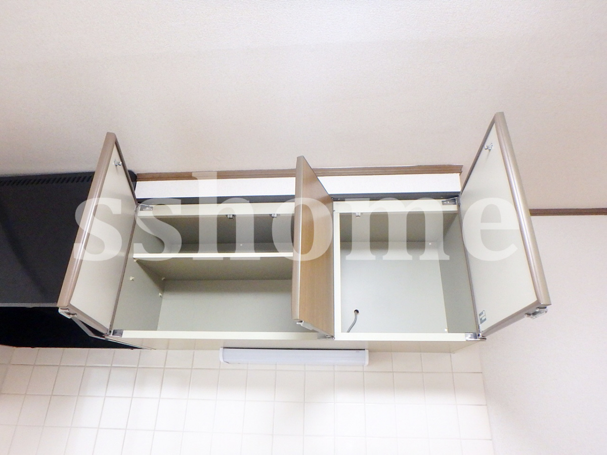 キッチン キッチン上部の吊戸棚☆ 写真6