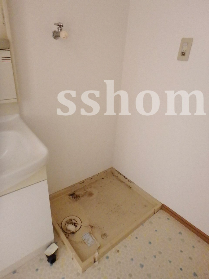 室内洗濯機置き場(掃除前 写真18