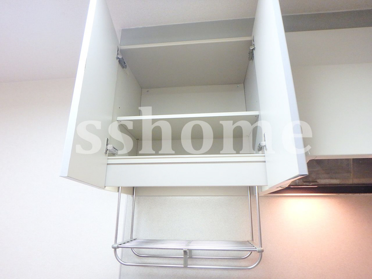 キッチン キッチン上部の吊戸棚☆ 写真5