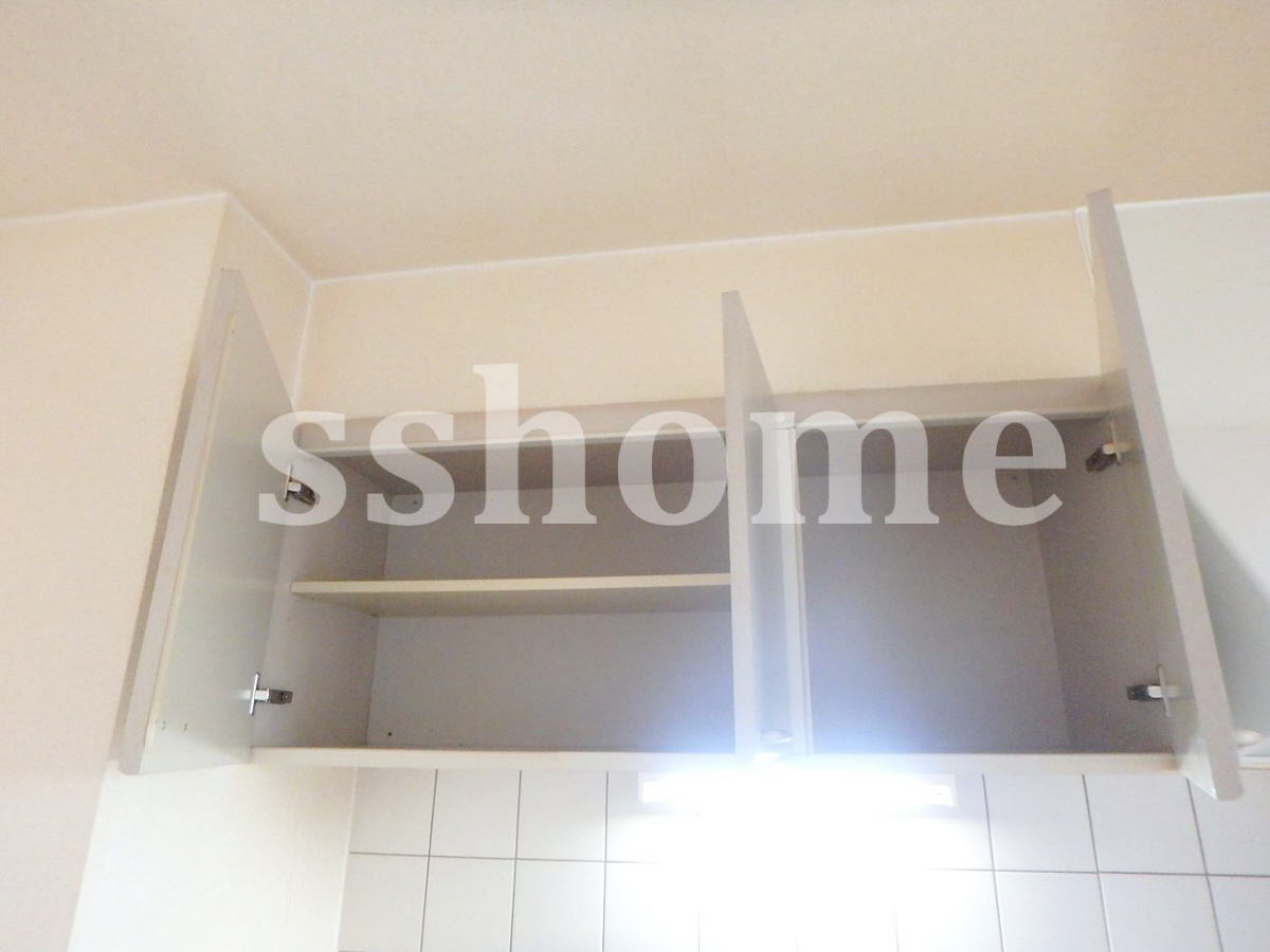 キッチン キッチン上部の吊戸棚☆ 写真3