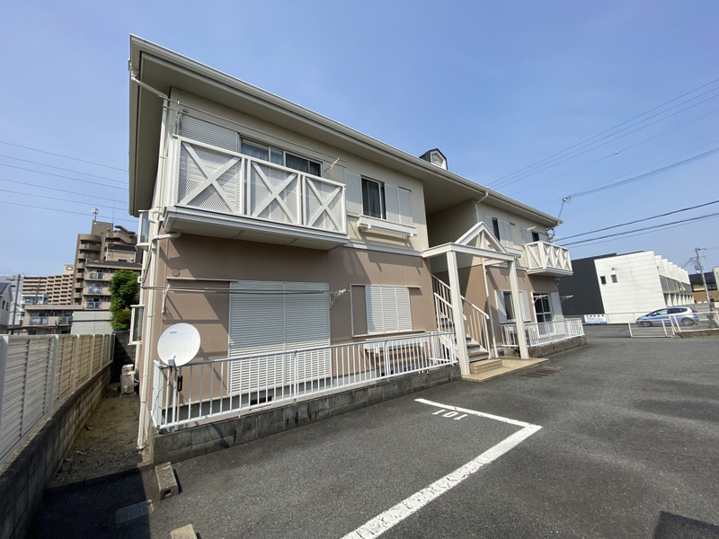 ファミール薬師館の物件外観写真