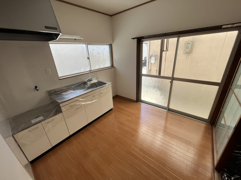 田寺8丁目貸家の物件内観写真