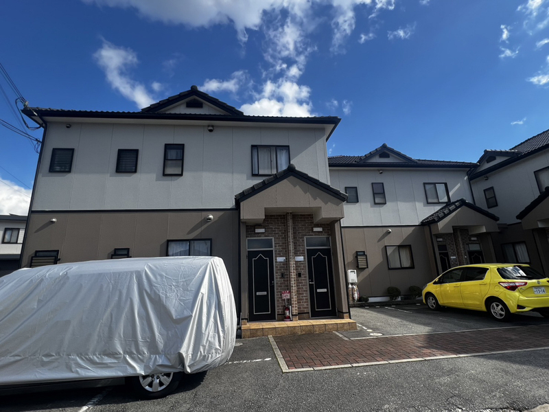 シェ・モア市川の物件外観写真