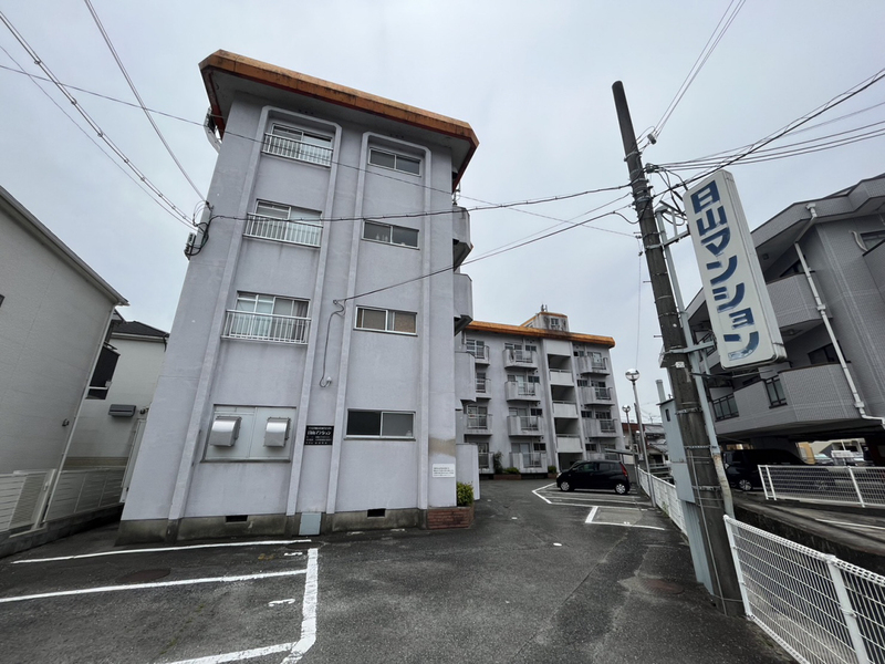 日山マンションの物件外観写真