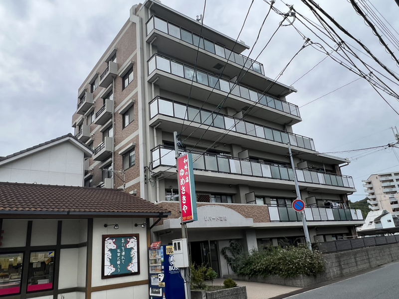 リバード高岡の物件外観写真