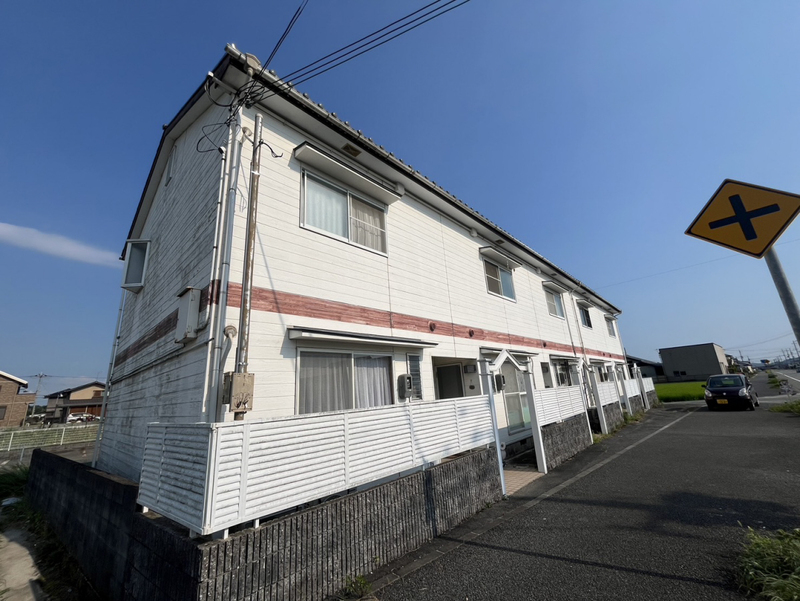 金川マンションの物件外観写真