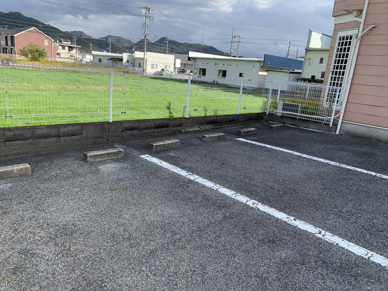 クインシィー8の物件外観写真