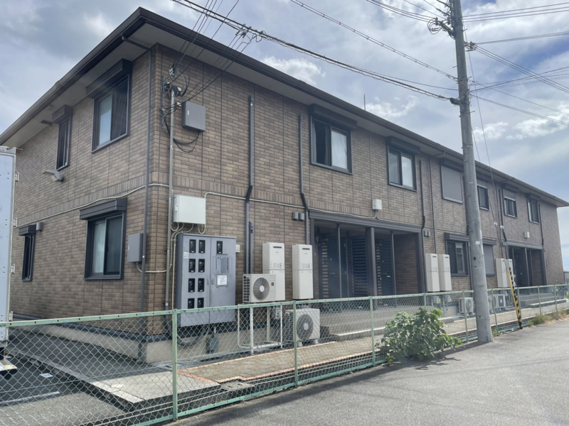 クローバーシャトレの物件外観写真