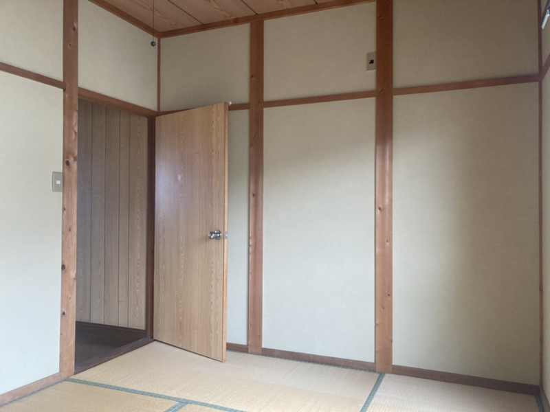 辻井三丁目貸家の物件内観写真
