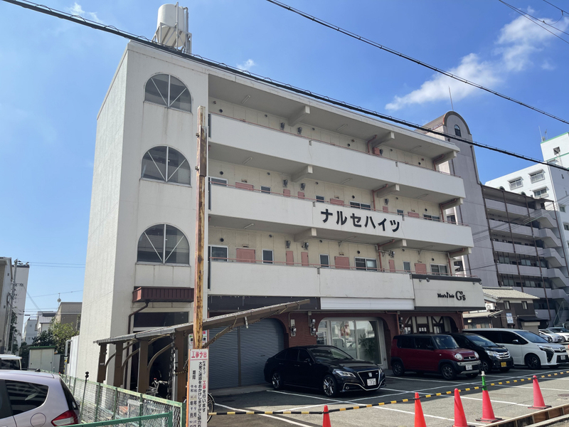 ナルセハイツの物件外観写真