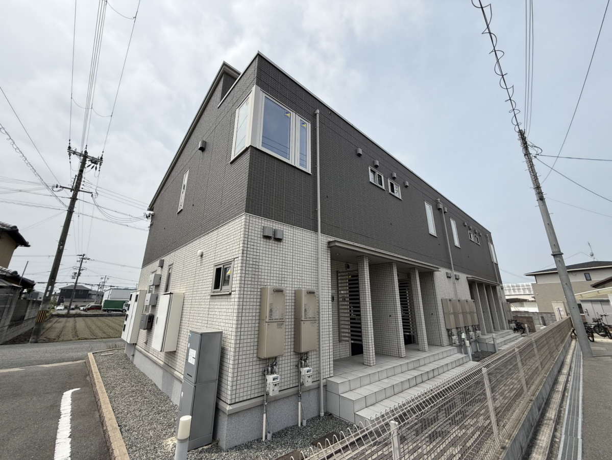 プラムコートの物件外観写真