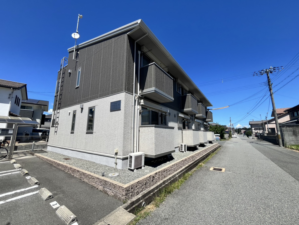 プラムコートの物件外観写真