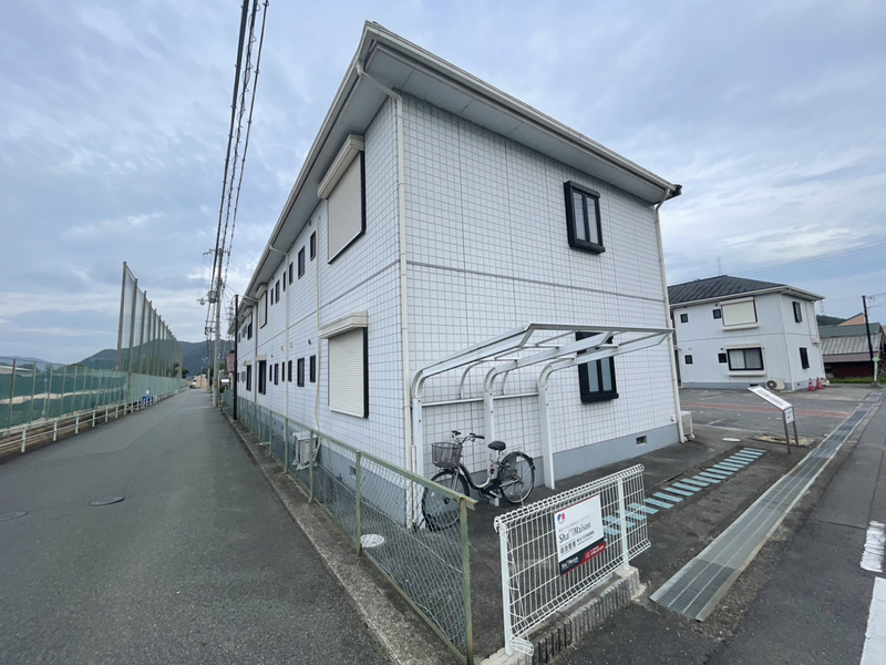 ガーデンハイツ緑ヶ丘2 A棟の物件外観写真