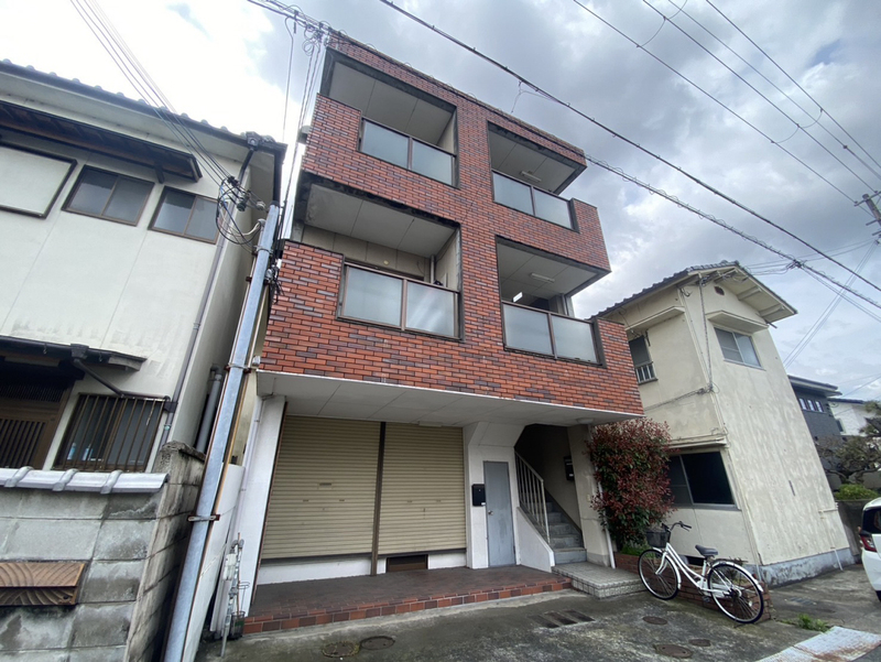 日経マンションの物件外観写真