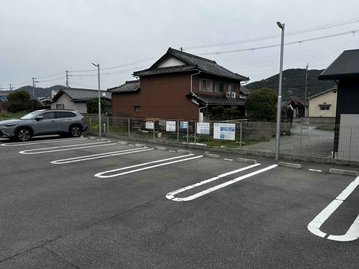 ローヤルヴィラ勝原の物件外観写真