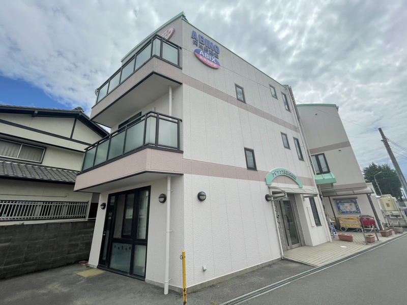 アビックス英賀保駅前の物件外観写真