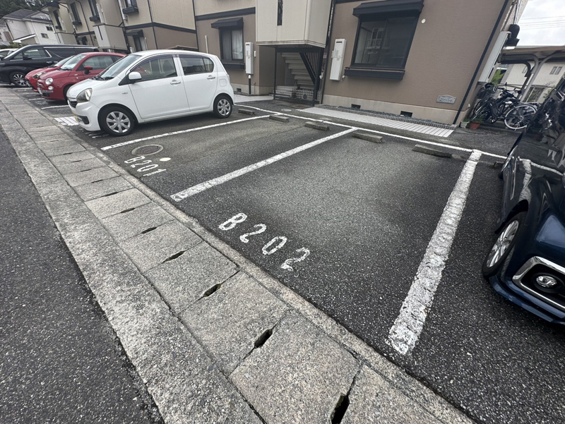 ラ・ジュネスBの物件外観写真