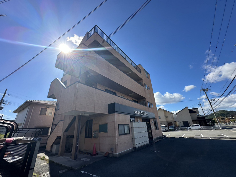 タクミマンションの物件外観写真