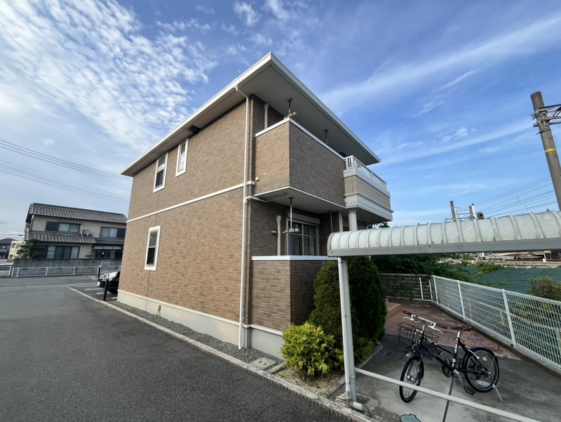 モーニンググローリーⅢの物件外観写真