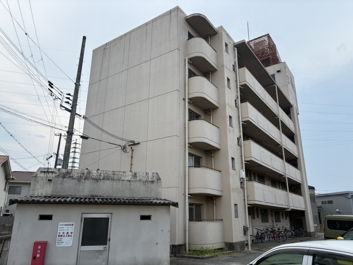 上野田マンションの物件外観写真