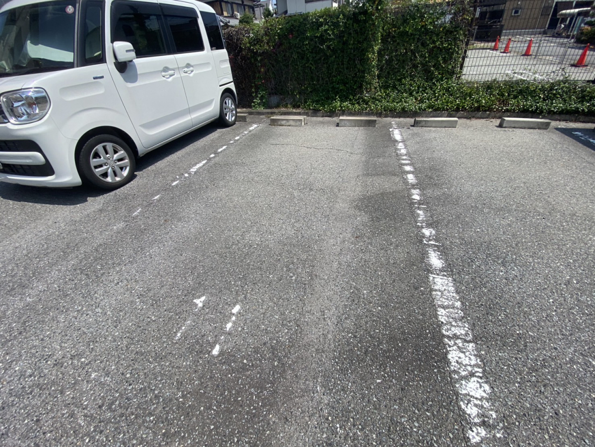 ロイヤルメゾン草上の物件外観写真
