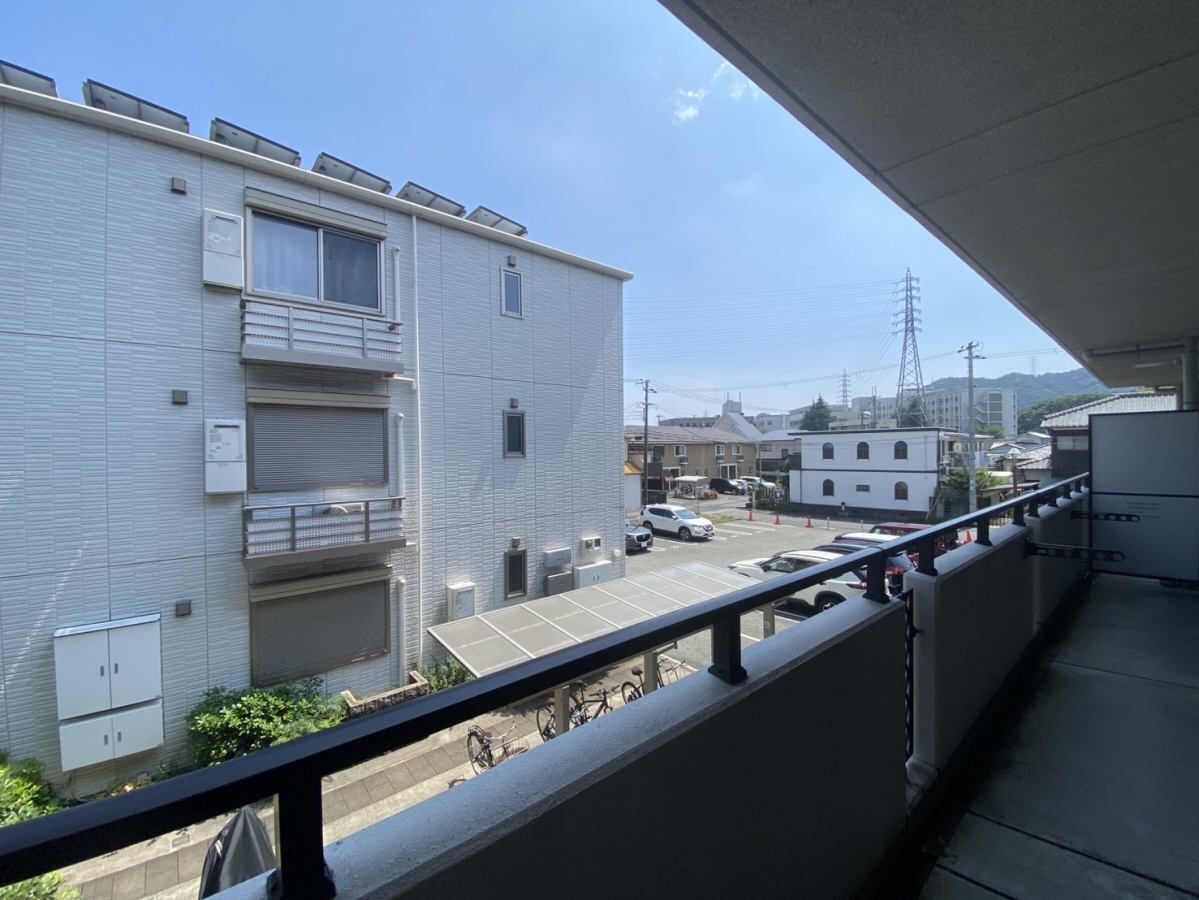 ロイヤルメゾン草上の物件内観写真