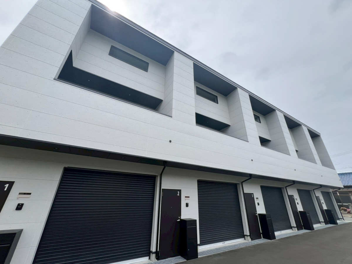 R+GARAGE　KAMADAの物件外観写真