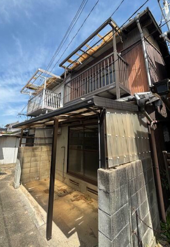 伊伝居戸建の物件外観写真