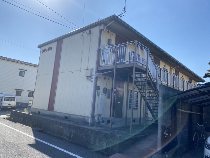 シティ青山の物件外観写真