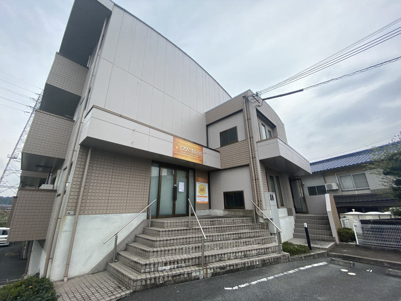 セイントサチの物件外観写真