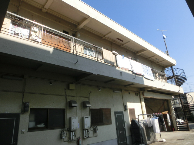三宅マンションの物件外観写真