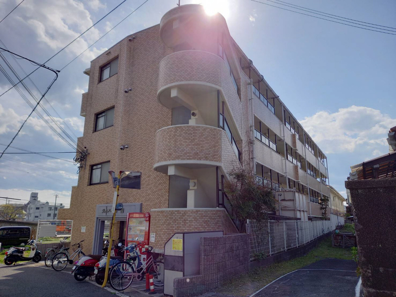 ジュネス白国の物件外観写真