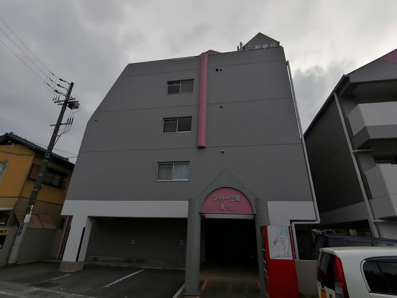 シャトー三和青山の物件外観写真
