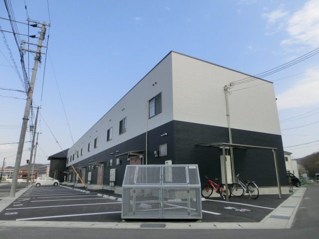 クリスタルハイツ仁豊野の物件外観写真