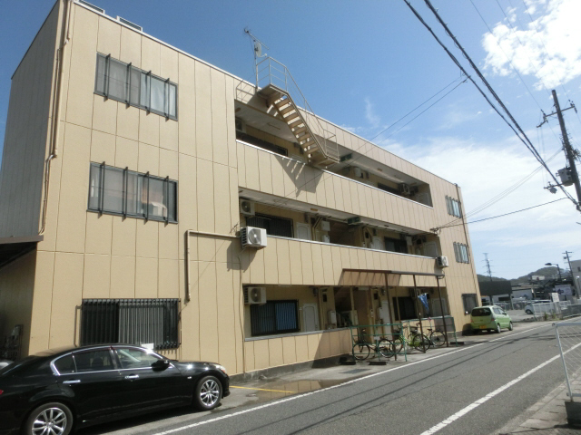 坂本マンションの物件外観写真